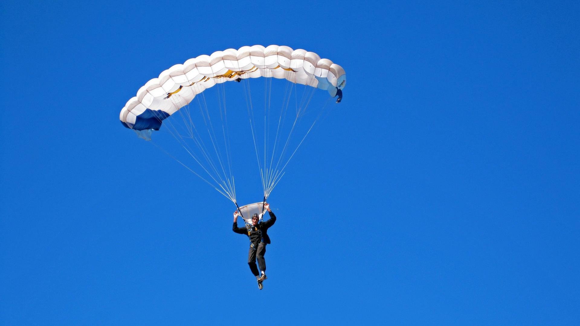 教练强调全队要有危机意识保持警觉应对任何场上突发变化