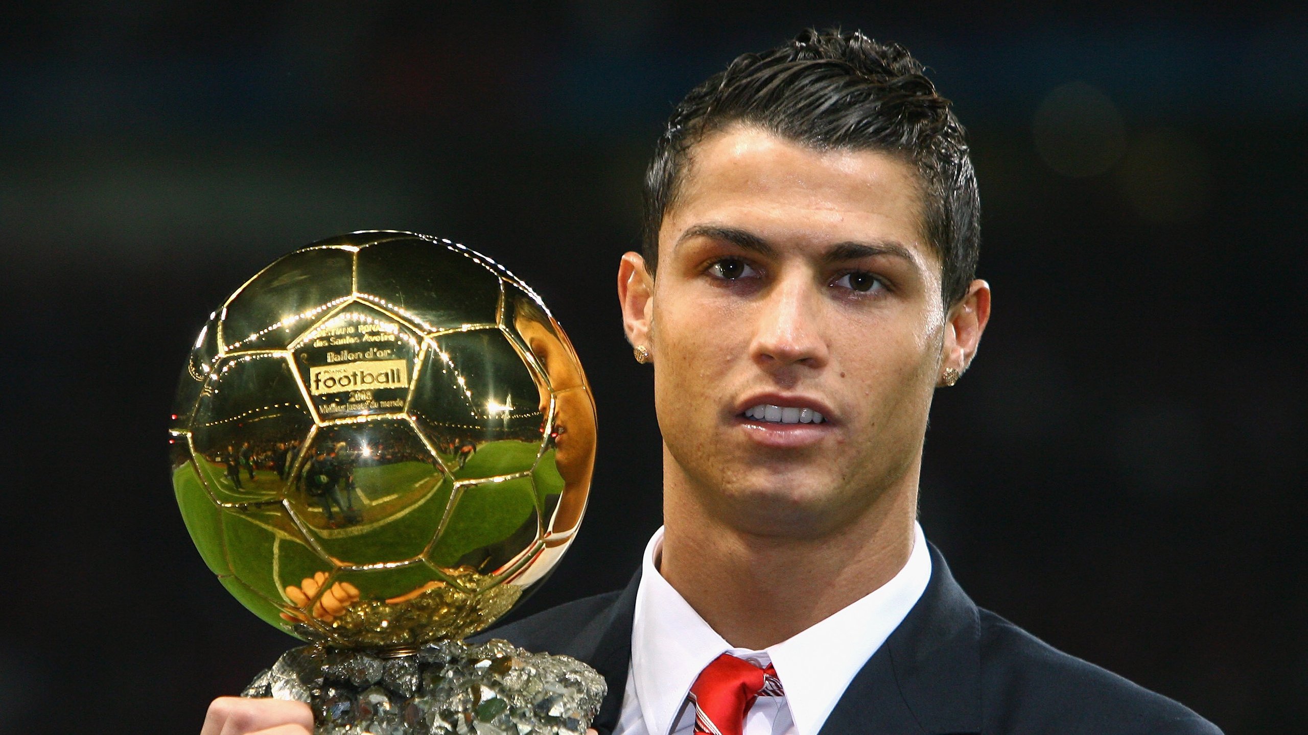 球员转会窗临近,多名国手合同传闻不断,球员转会谁说了算